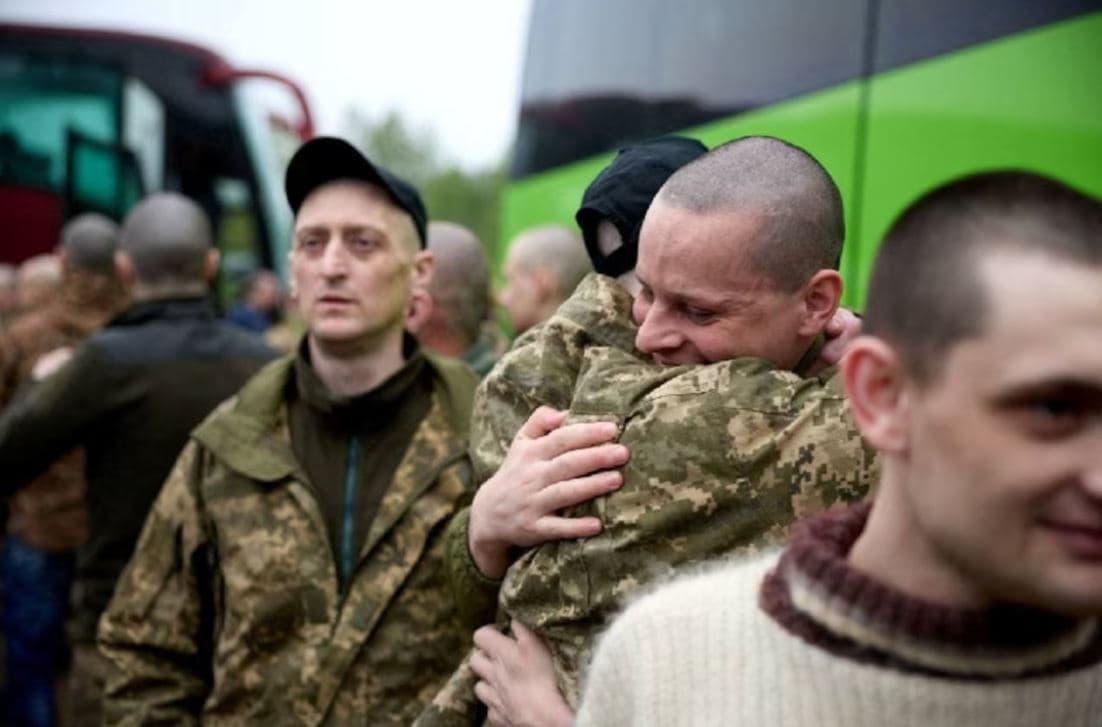 Rusia dhe Ukraina shkëmbejnë 205 robër lufte 