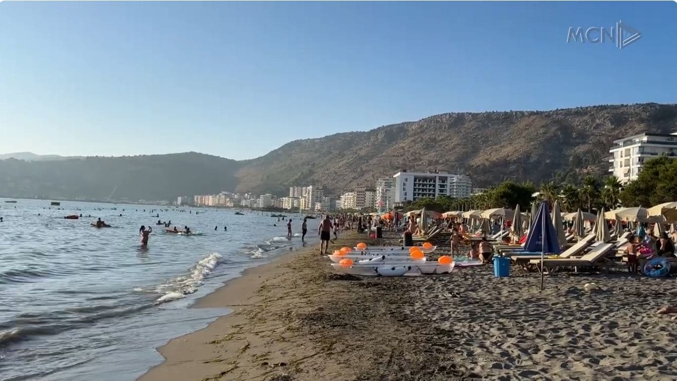 300-2000 lekë për shezlong. Lezha miraton tarifat për plazhet publike, të njëjtat edhe për privatët