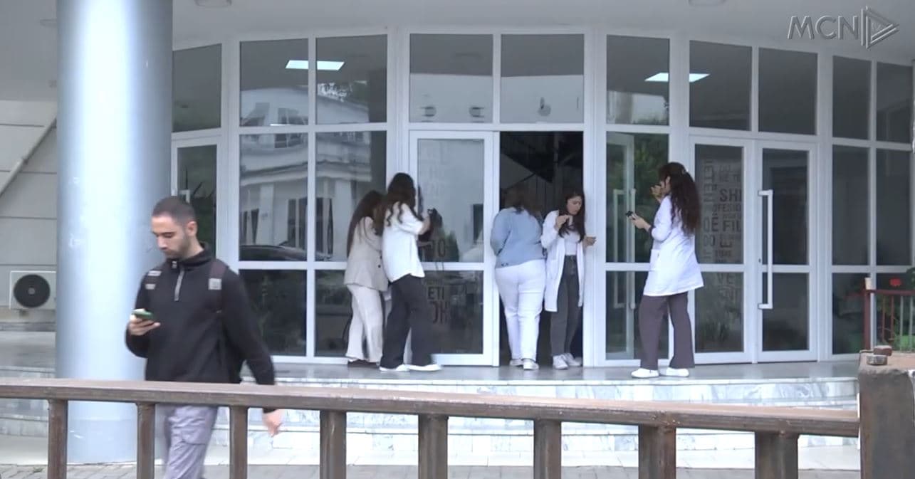 “Na paguani që të mos largohemi!”/ Infermierët, apel për kushte më të mira pune (VIDEO) 