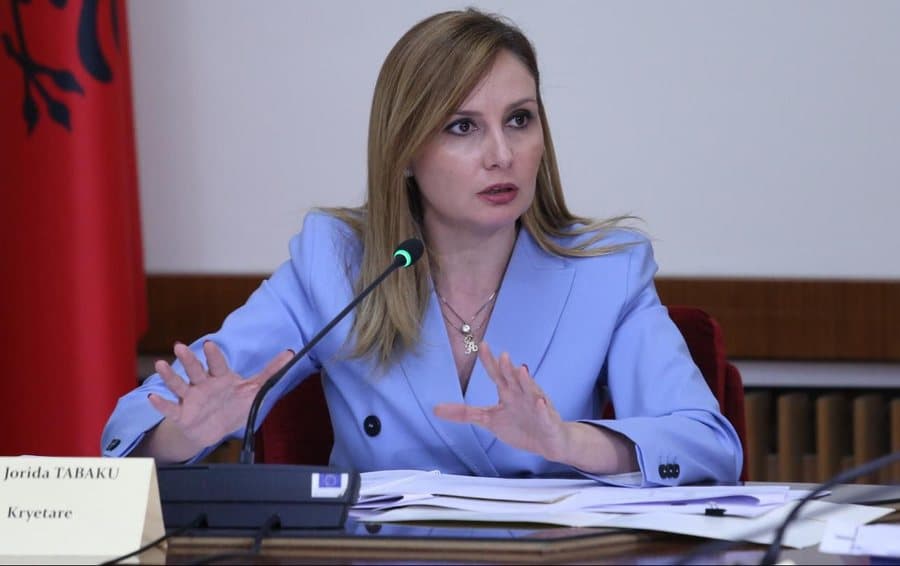 Tabaku: Europa nuk po na pengon, korrupsioni po! “Integrimi nuk fitohet me propagandë”