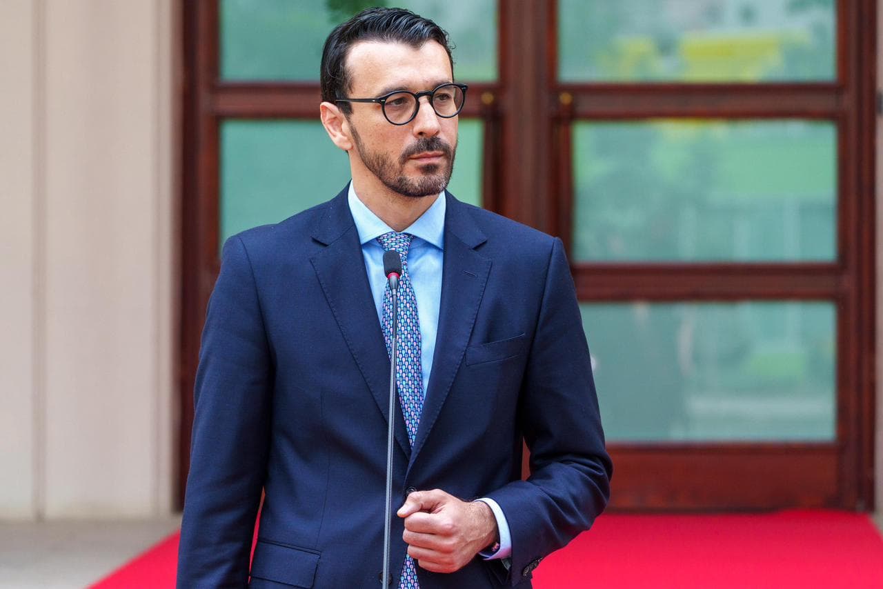 VKM/ Karakaçi: Qeveria subvencionon me 50 lekë për litër naftë transportin publik