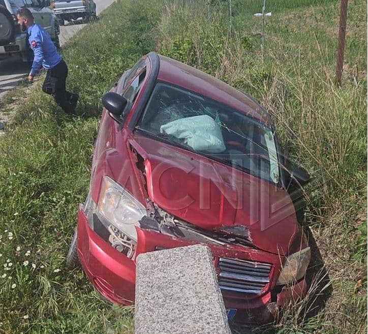 Makina bie në kanal në zonën e Lumit të Vlorës, plagoset shoferi