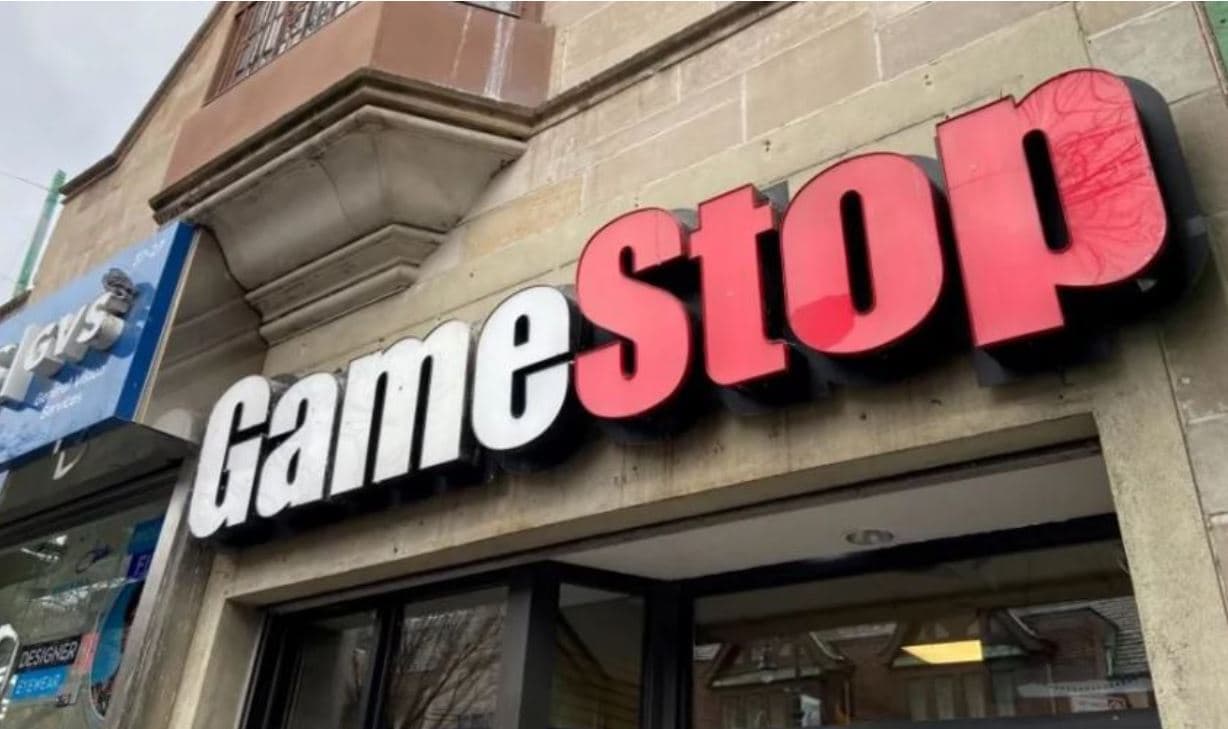 GameStop trondit tregjet me ofertën 55.5 mld $ për blerjen e eBay