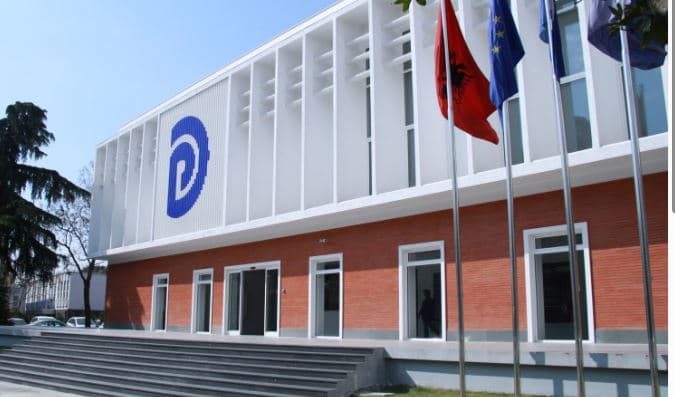 Demokratët votojnë sot për kreun e PD-së, Sali Berisha kandidati i vetëm
