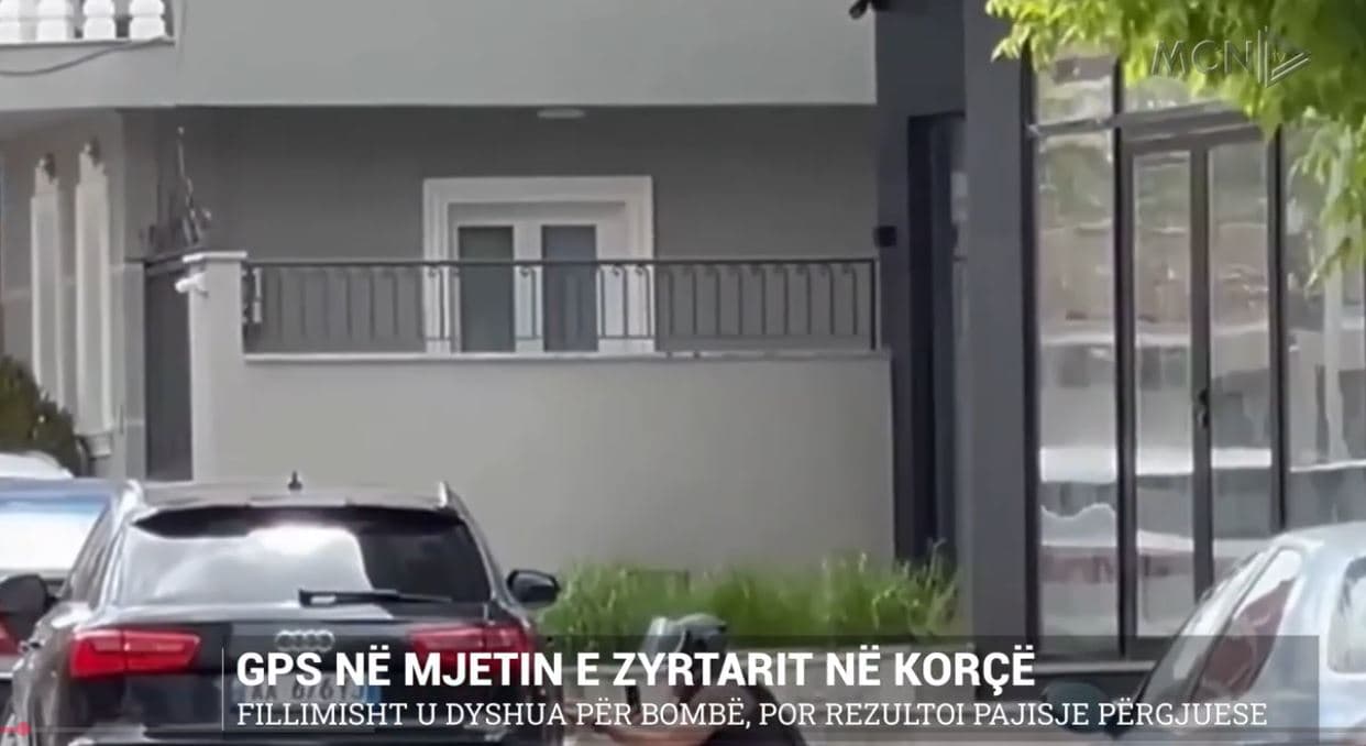 GPS në mjetin e zyrtarit në Korçë/ Fillimisht u dyshua për bombë, por rezultoi pajisje përgjuese (VIDEO)