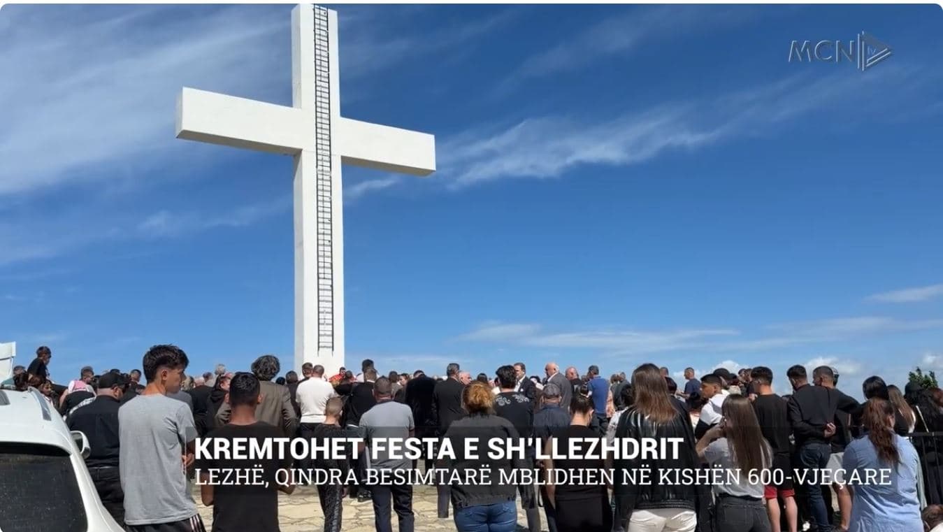 Kremtohet festa e Sh’Llezhdrit. Lezhë, qindra besimtarë mblidhen në kishën 600-vjeçare