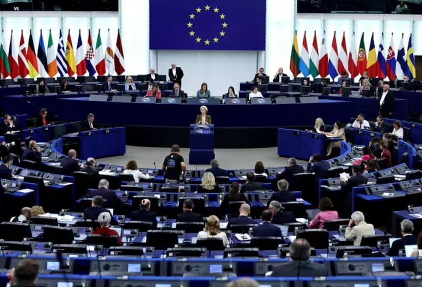 BE vendos rregulla të reja për AI/ Ndalohet gjenerimi i imazheve me përmbajtje seksuale