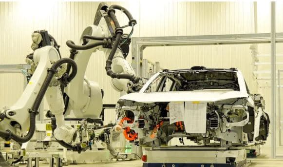 Kina merr drejtimin, Perëndimi në garë për mbijetesë në epokën e automjeteve elektrike
