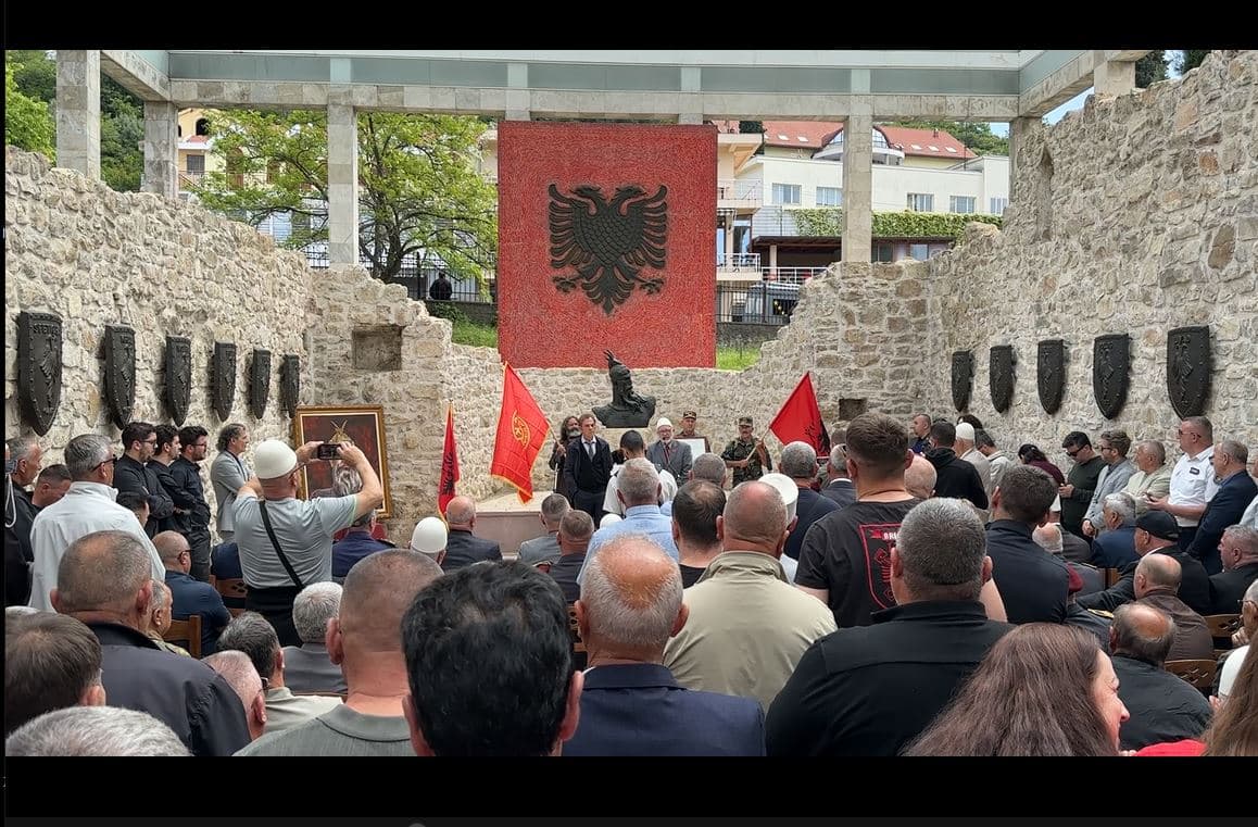 621-vjetori i lindjes/ Përfaqësues nga trevat dhe diaspora bashkë në Memorialin e Skënderbeut në Lezhë