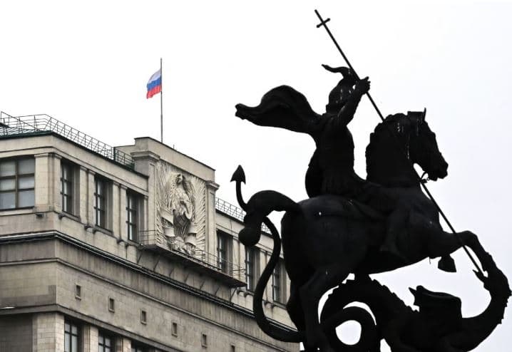 Parlamenti rus miraton projektligjin që i lejon Putinit të pushtojë vende të huaja
