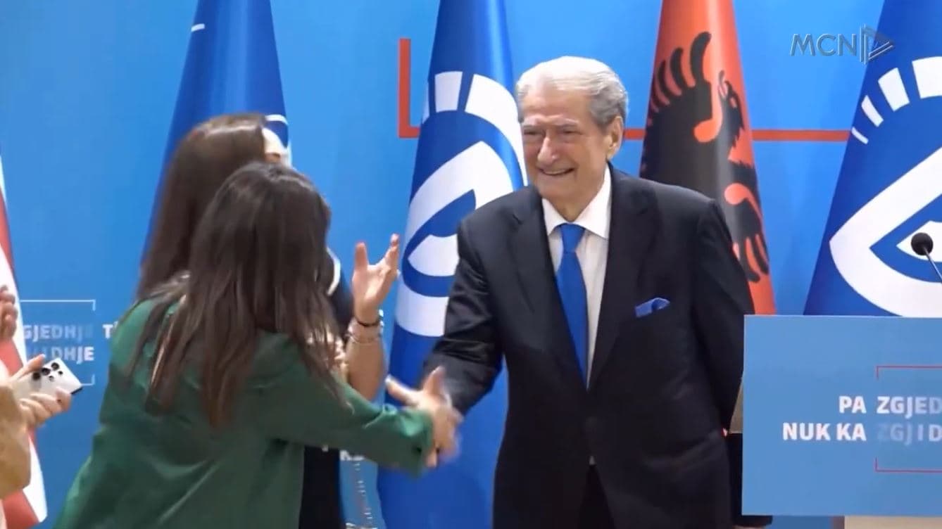“PPE-të nuk urojnë Berishën”. Dendias në Tiranë, kreu i PD: Rama, qëndrim absurd për detin