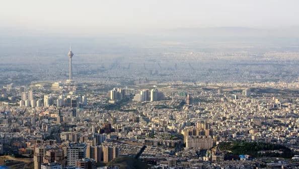 Iran/ Tetë të vdekur dhe rreth dyzet të plagosur nga zjarri në një qendër tregtare pranë Teheranit