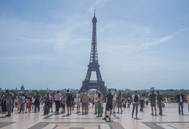 Vala e të nxehtit pushton Evropën/ Franca dhe Britania thyejnë rekorde, temperatura deri në 40°C priten në Spanjë