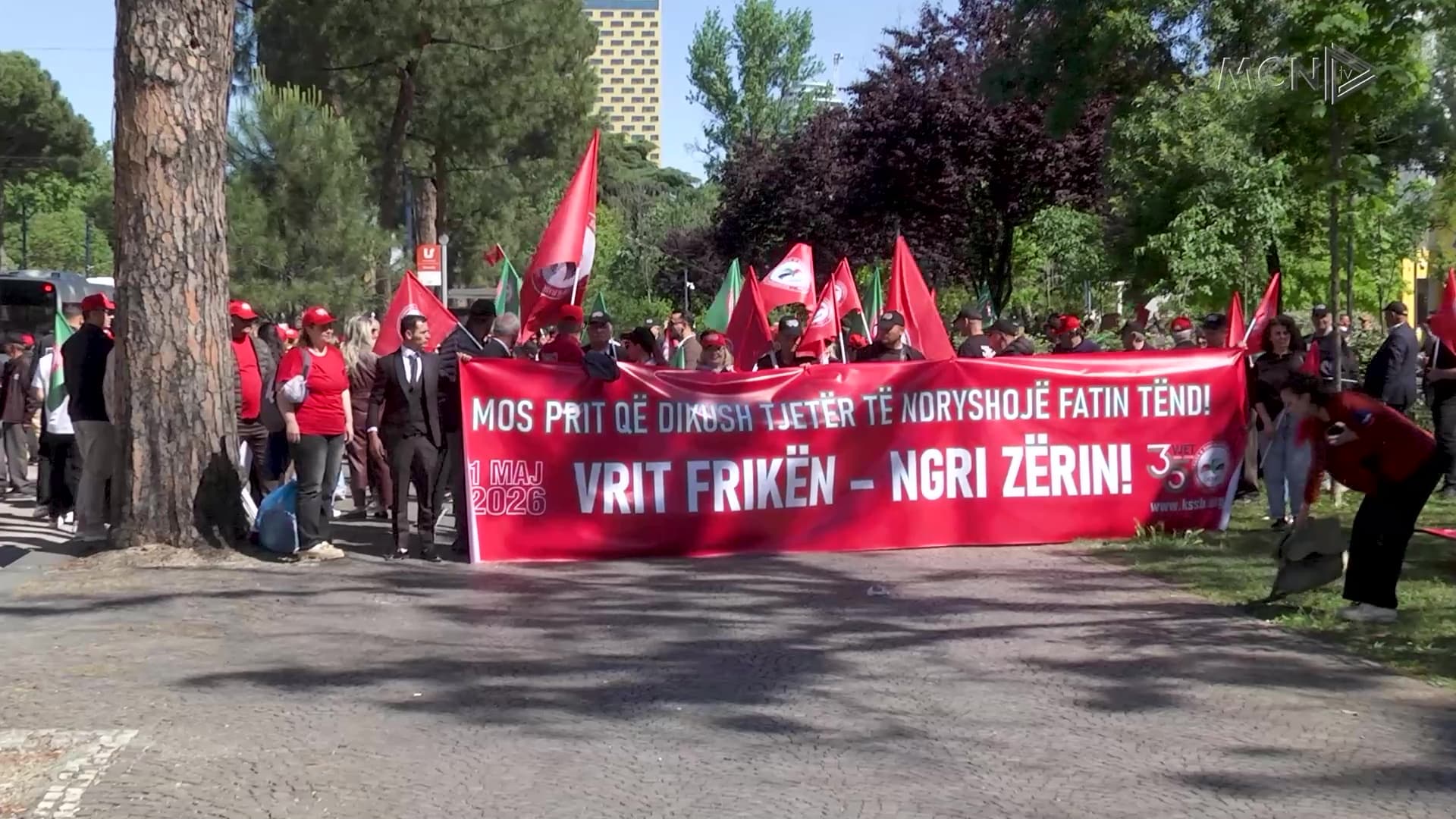 Sindikatat dalin për 1 Majin / “Minimum jetik dhe një ministri për punën” (VIDEO)
