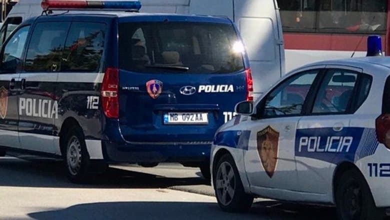 Vetëdorëzohet në polici Erjon Rama
