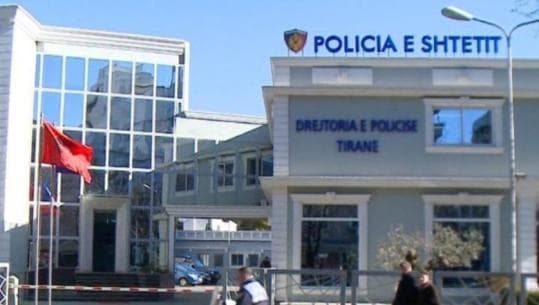 Dy persona kanosën një kliente, një tjetër u prezantua si punonjës policie, arrestohen në Tiranë