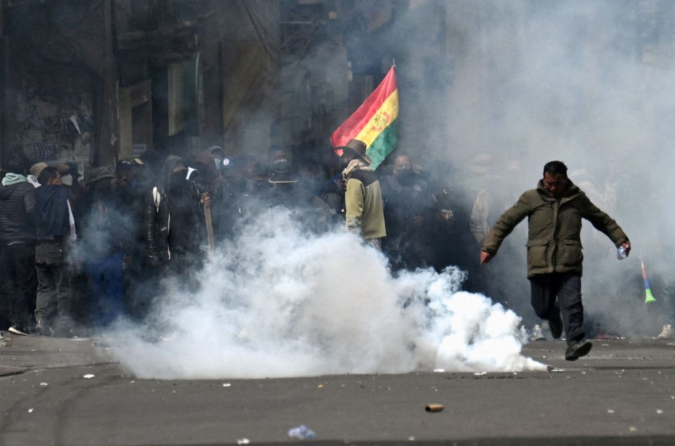 Bolivi, Presidenti Paz shpall gjendje të jashtëzakonshme për shkak të bllokimeve rrugore nga protestat