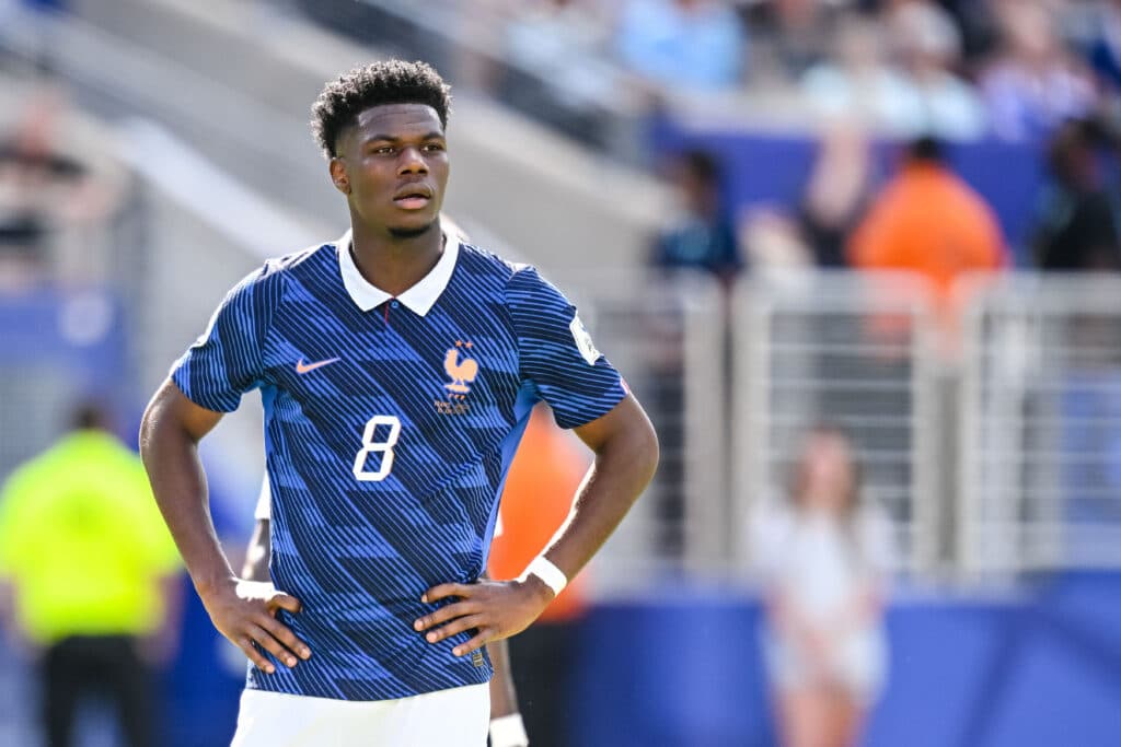 Manchester United, interes për Tchouameni 