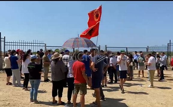 Rrethohet përsëri me hekura kantieri në Rrjoll, banorët sërish në protestë