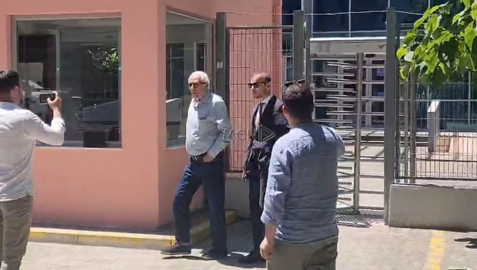 SPAK merr të pandehur për pastrim parash biznesmenin Pandeli Carapuli (VIDEO)