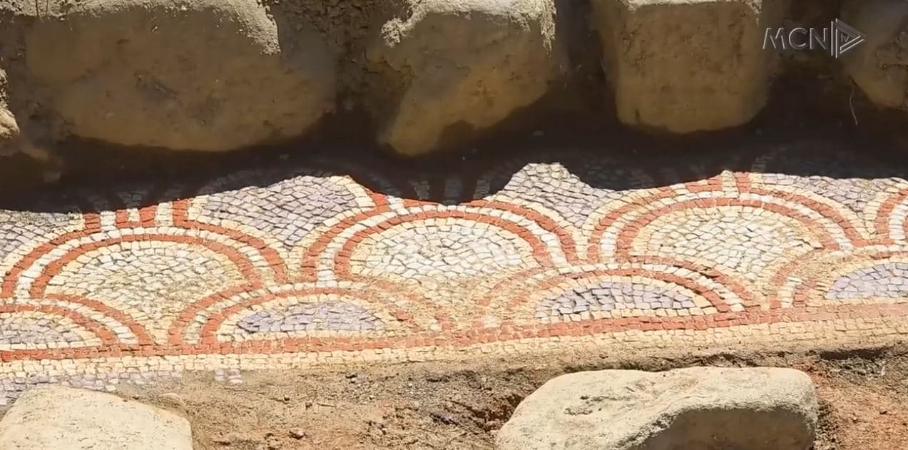 Mozaik i ri në bazilikën paleokristiane në Elbasan, zbulimi i shekujve V-VI me mbishkrim (VIDEO)