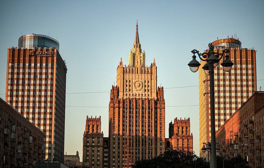 Rusia: Perëndimi e shndërroi Ukrainën në një perandori kriminale