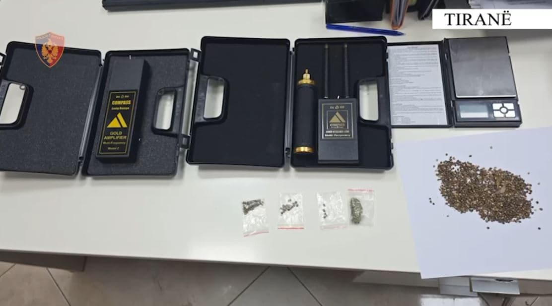 Dyshime për aktivitete të rrezikshëm, në pranga një person me kanabis, peshore elektronike dhe bllokues valësh