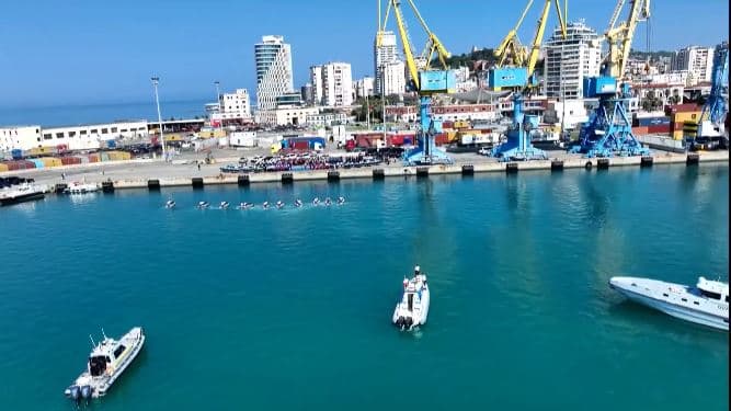 Drejtuesi i kamionit, aksidentohet rëndë në portin e Durrësit