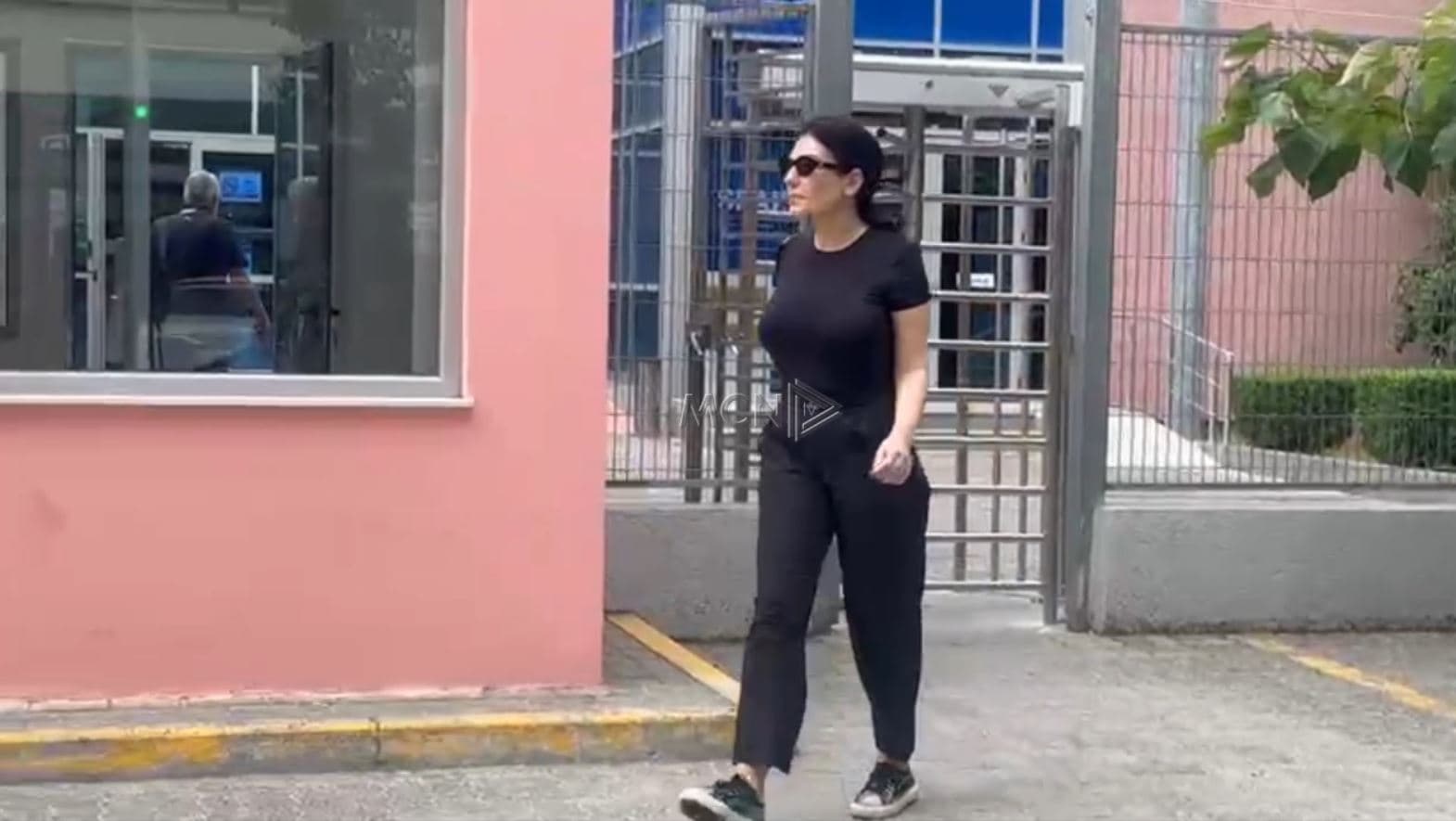 "AKSHI", Mirlinda Karçanaj paraqitet në SPAK (VIDEO)