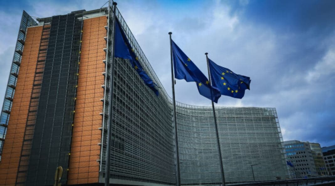 Komisioni Europian fik kondicionerët/ Brukseli: Jemi të detyruar të kursejmë energjinë