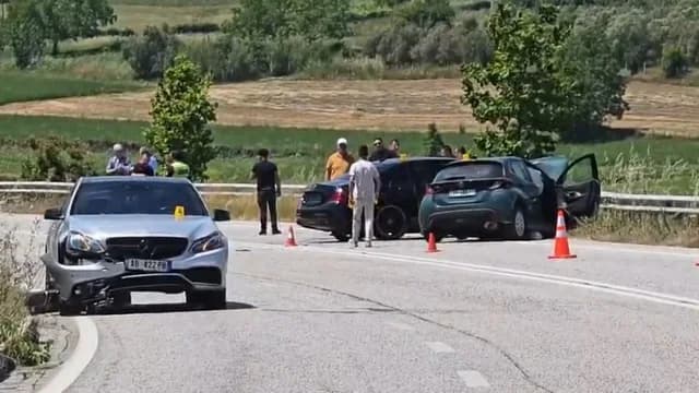   Aksident në autostradën Levan-Tepelenë/ Përplasen pesë automjete, plagosen disa persona 