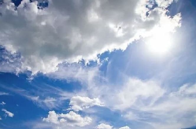 Vranësira dhe reshje të përkohshme në mesditë, parashikimi i motit për sotm
