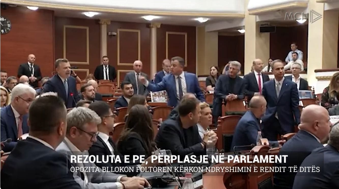 Rezoluta e PE, përplasje në Parlament. Opozita bllokon foltoren kërkon ndryshimin e rendit të ditës