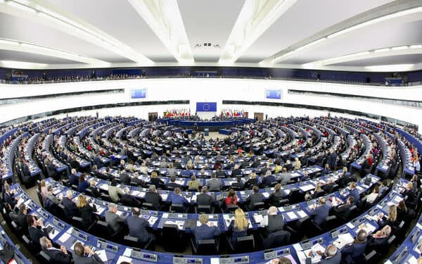 PE miraton rezolutën për Shqipërinë, moratorium për lejet e ndërtimit në zonat e mbrojtura