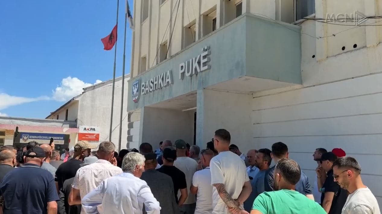 Protestë kundër HEC-ve në Pukë/ Banorët: Nuk u pyetëm fare, do na shkatërrojnë fshatrat (VIDEO)