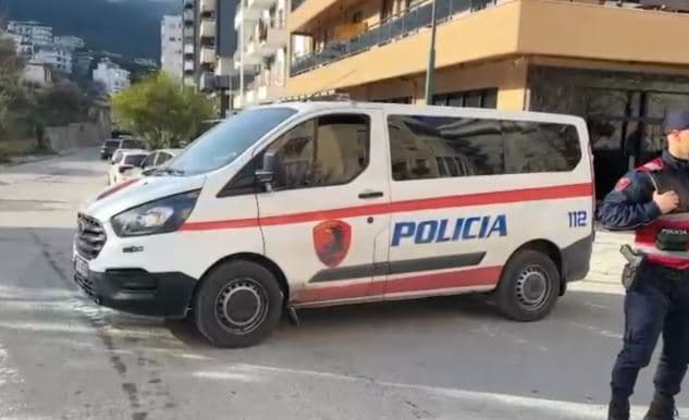 Operacion policor në Vlorë, ndalohen 5 persona për armëmbajtje pa leje