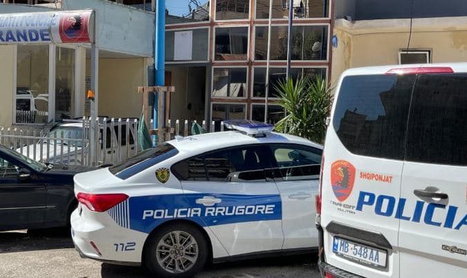 Konflikt me grushte dhe sende të forta në Sarandë, 6 persona shoqërohen në polici