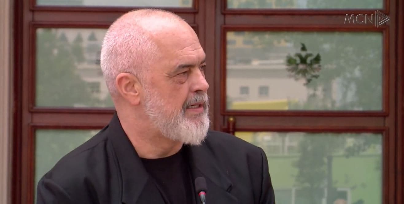Rama e Berisha bashkë për Zvërnecin. “Pyesni Chat GPT për resortet luksoze”