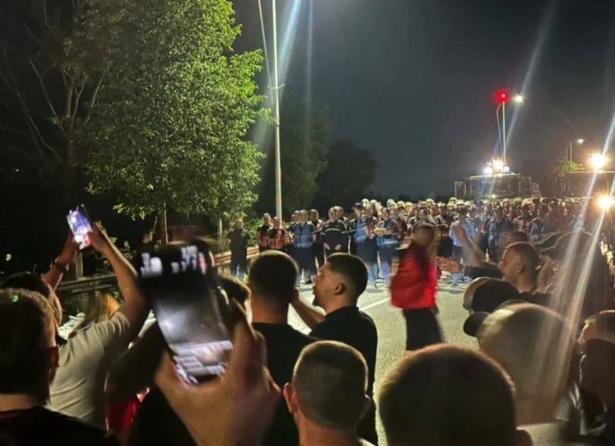 Marshimi drejt Rinasit/ Rama: Ekstremizmi po zëvendëson kauzën, PS do të dalë më e fortë nga protesta
