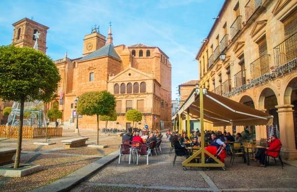 Spanja synon 100 milionë turistë, por me fokus te turizmi i qëndrueshëm