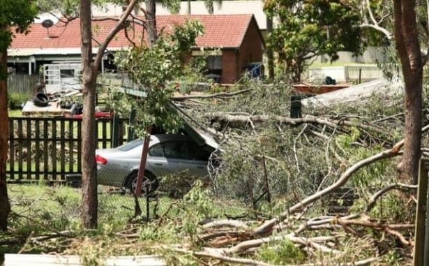 Erëra me forcë cikloni godasin Australinë Perëndimore, dëme dhe ndërprerje masive të energjisë elektrikes