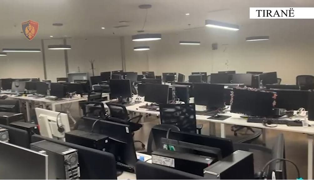  Mashtrim kompjuterik nga një call center në Tiranë, katër të arrestuar dhe 49 nën hetim (VIDEO)