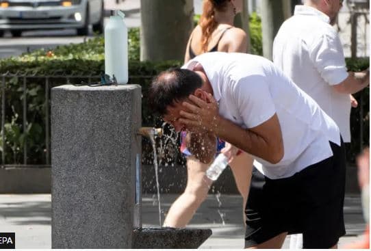 Evropa përfshihet nga vala e të nxehtit, temperatura deri në 39°C dhe rrezik për jetën