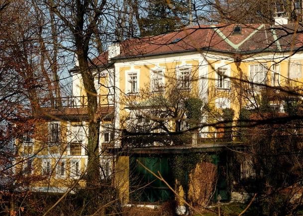 Manjati i Porsche-s nxjerr në shitje vilën historike në Salzburg