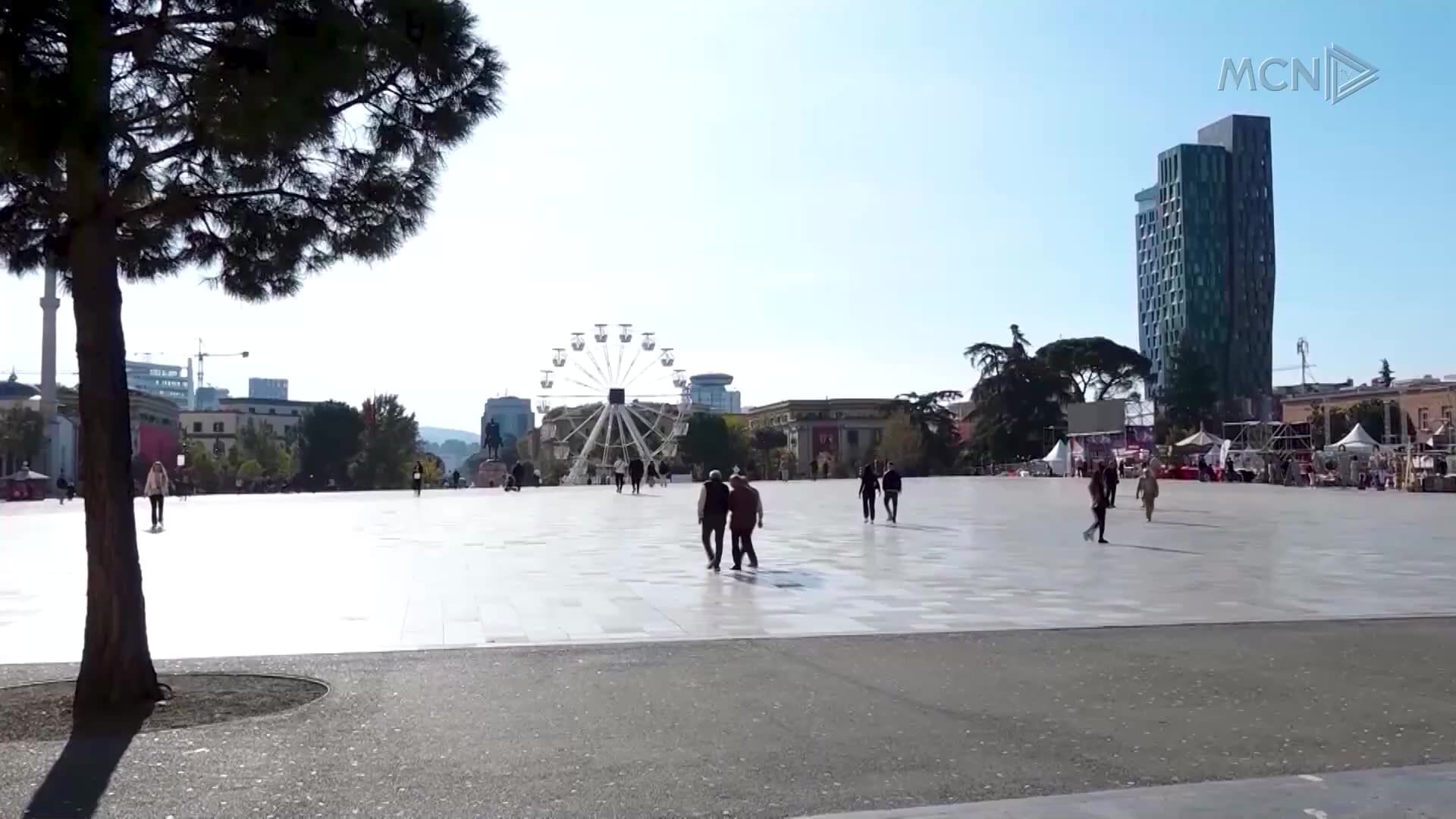 Temperaturat do të kalojnë 40 gradë / Mjekët paralajmërojnë qytetarët: Shmangni daljet në pikun e vapës  (VIDEO)