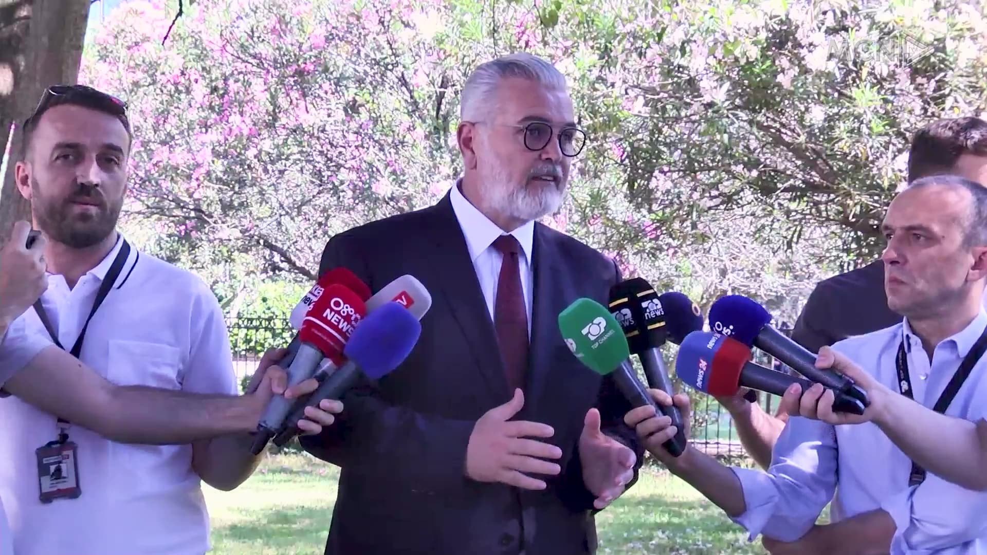 “Institucionet të zbatojnë urgjentisht detyrën” / Gogu reagon për Koçekun: Punë e drejtësisë! (VIDEO)