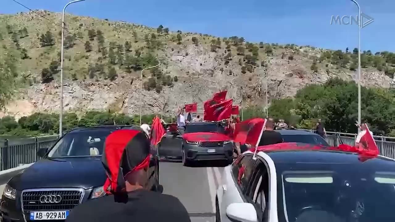 Vjen në Shqipëri autokolona me emigrantë / Shqiptarët e diasporës, gati për protestën (VIDEO)