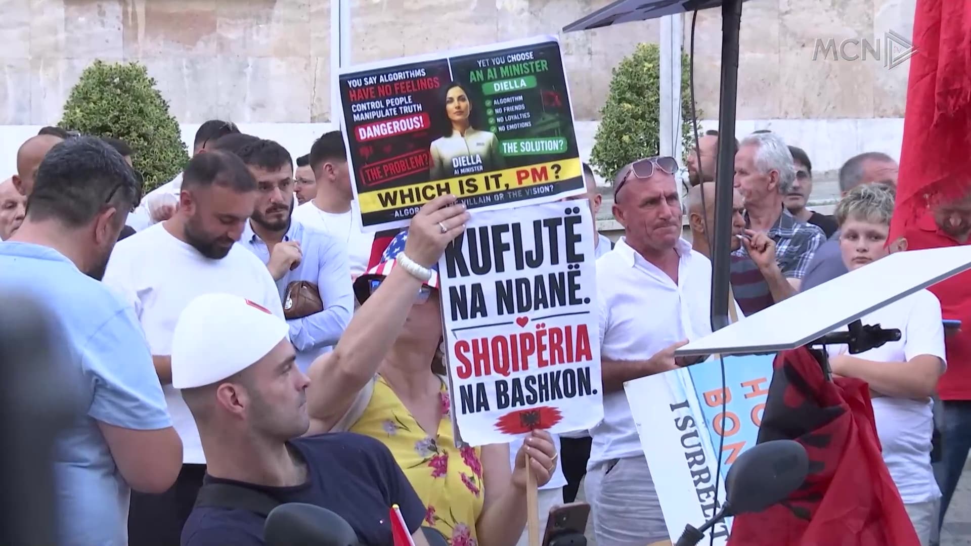 Vijon rezistenca qytetare / Dita e 24 e protestës, kërkesa e panegociueshme për largimin e kryeministrit (VIDEO)