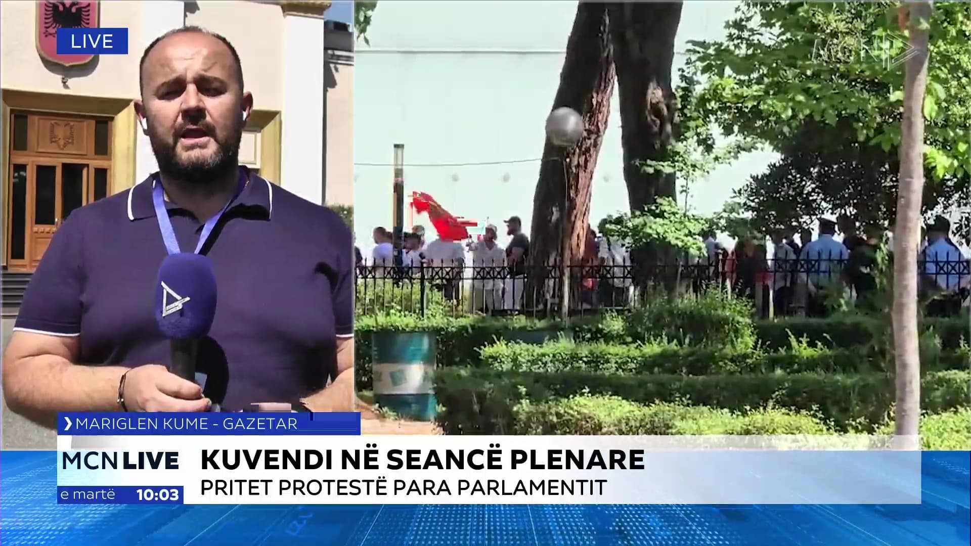 Protestë para Kuvendit/ Kume: Thirrje kundër mazhorancës, deputetët e opozitës cilësohen si ‘opozitë e shitur’ (VIDEO)