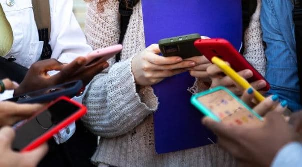 Franca e dyta pas Australisë për ndalimin e rrjeteve sociale për fëmijët